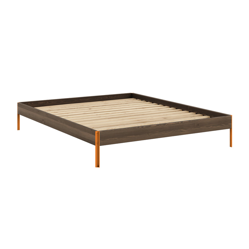 Karup - Core Bett | 160 x 200 cm / Kiefer carobbraun / solar orange