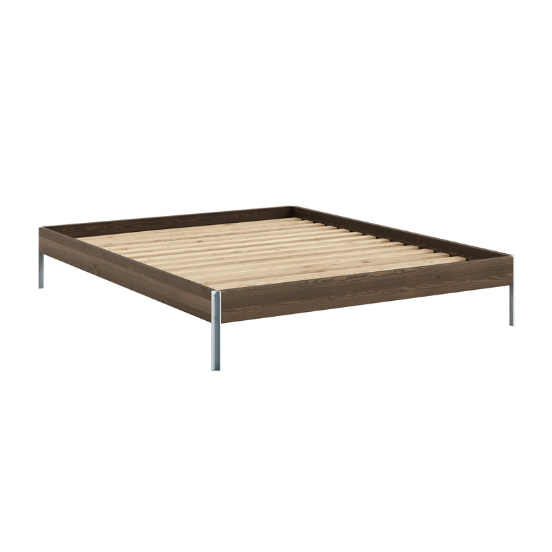 Karup - Core Bett | 160 x 200 cm / Kiefer carobbraun / 106 carob brown lacquered