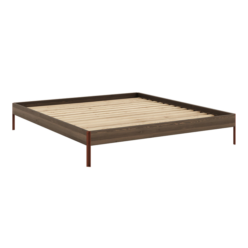 Karup - Core Bett | 180 x 200 cm / Kiefer carobbraun / terra red