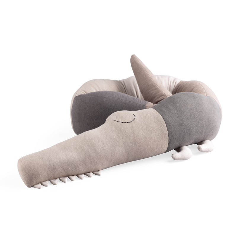 Sebra - Kissen Schlafendes Krokodil | seabreeze beige