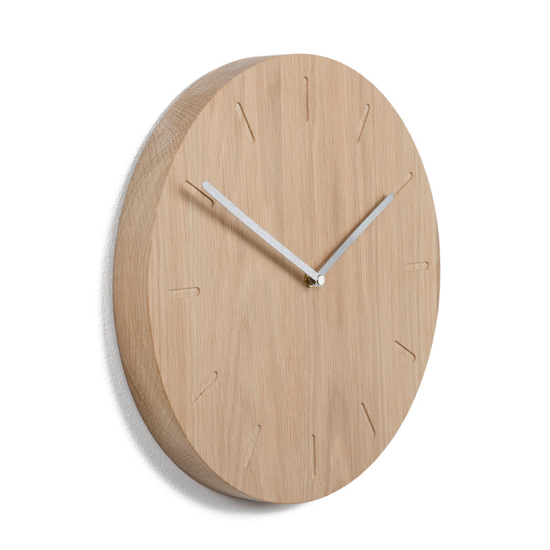 applicata - Watch:Out Wanduhr | Eiche natur/Stahl
