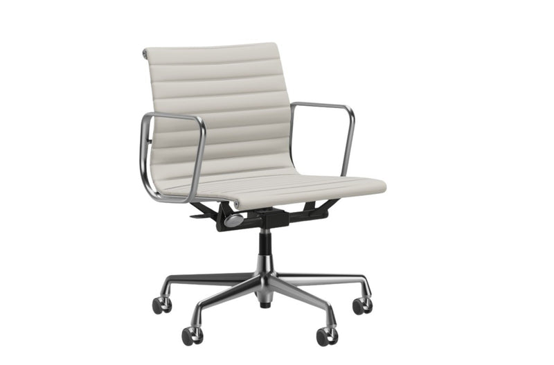 Vitra - Aluminium Chair EA 117 Bürodrehstuhl | Leder snow / glanzchrom