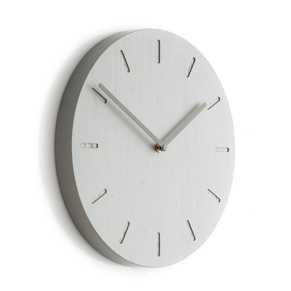 applicata - Watch:Out Wanduhr | Eiche grau/grau